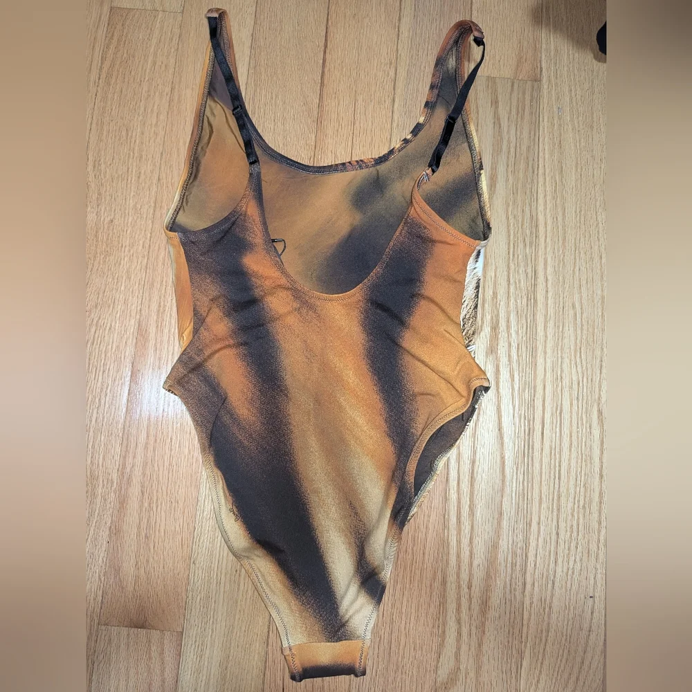 BB1. NWT SKIMS X ROBERTO CAVALLI SCOOP NECK ONE PIECE IN TIGER FACE PRINT